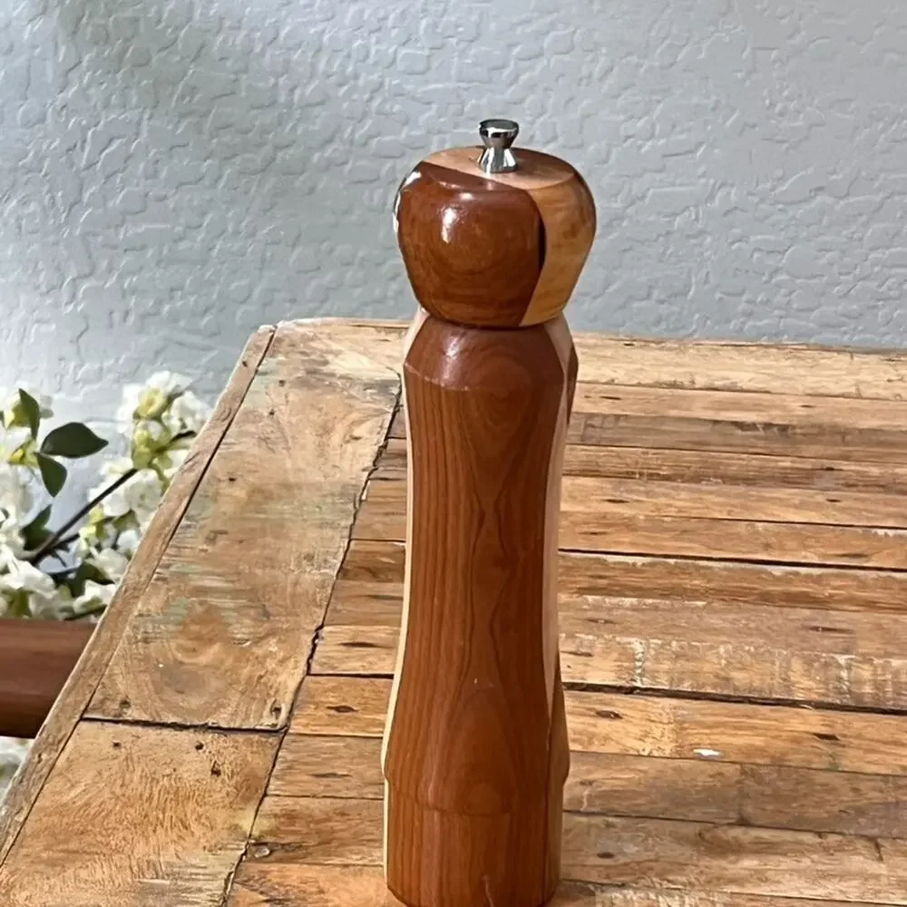 Wooden Salt or Pepper Mill Grinder 11